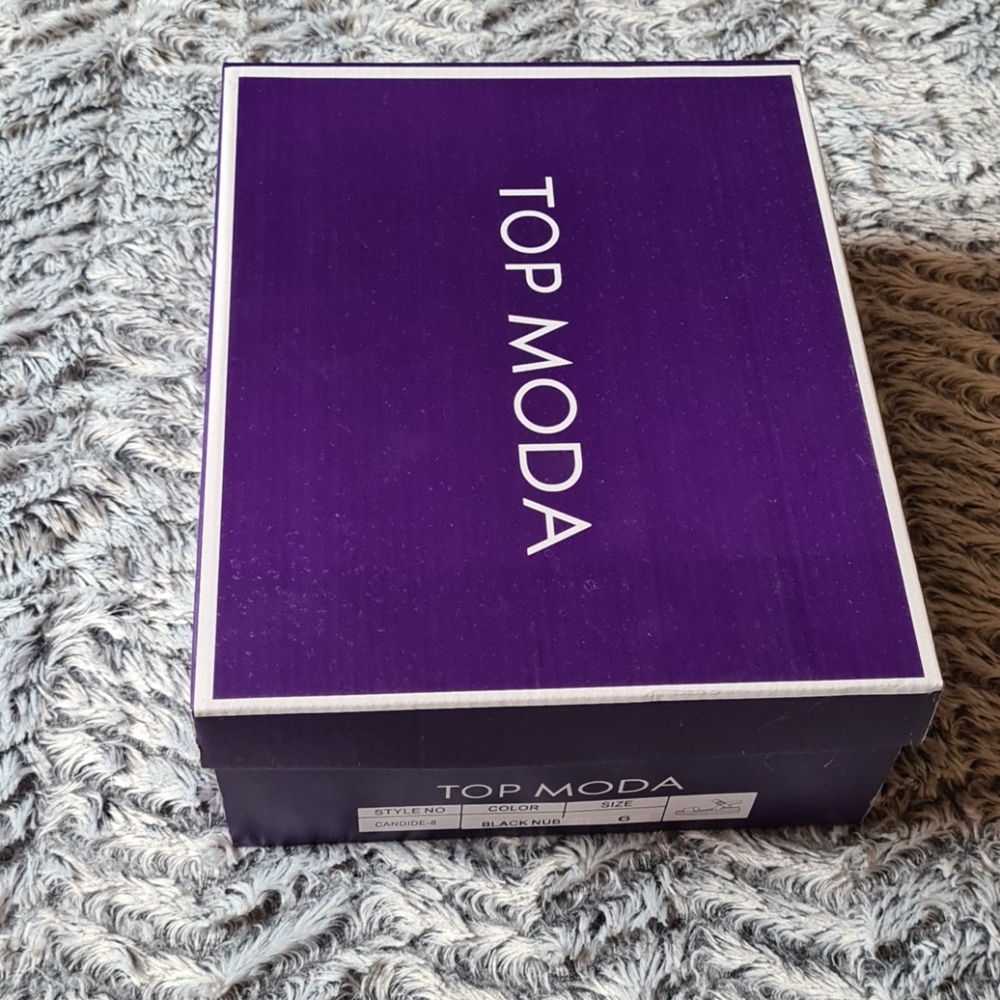 Sandals - Picture 6 of 6